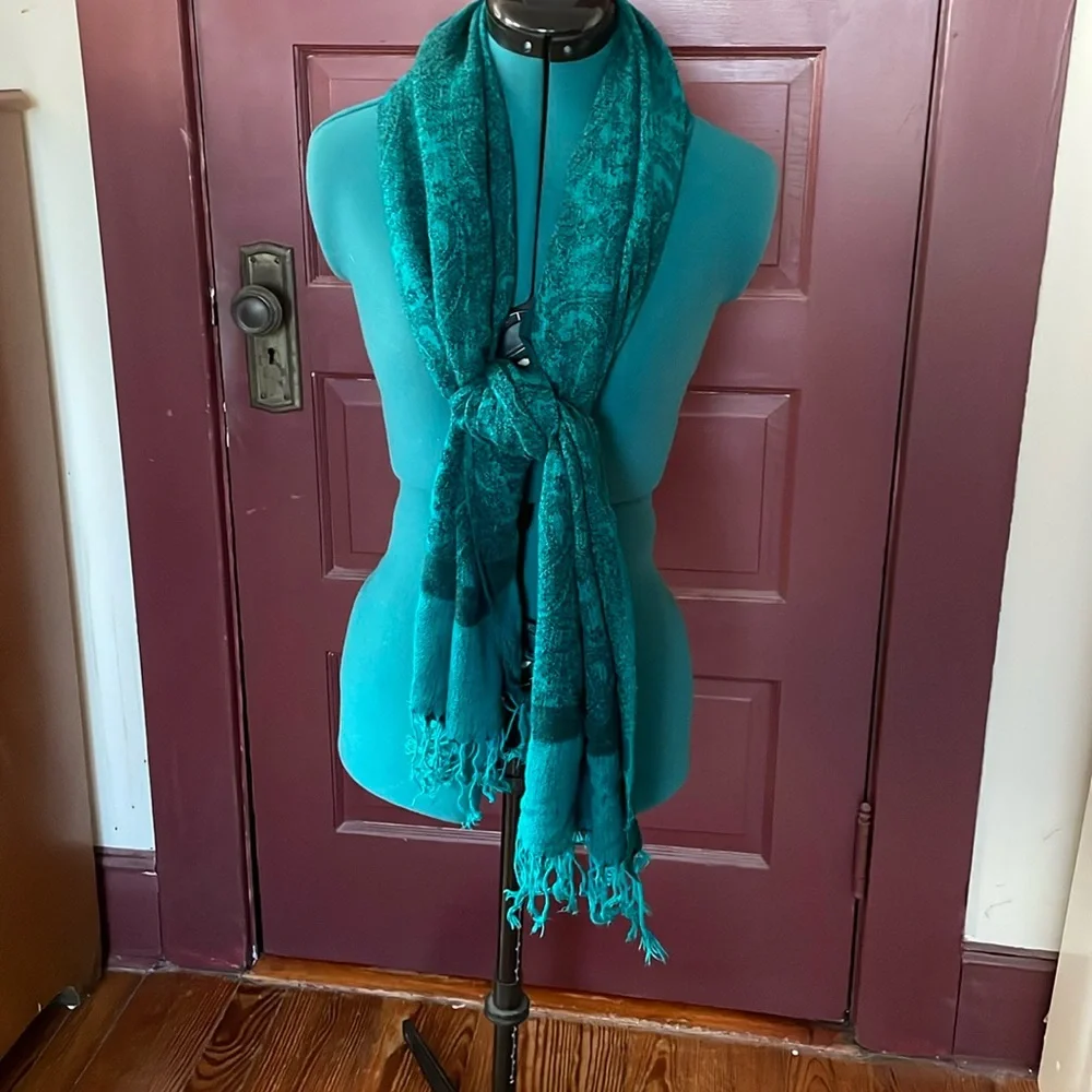 Teal scarf - Picture 1 of 3